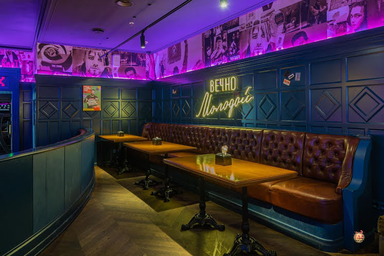 Основной зал  в «Руки ВВерх! Бар / Родео» фотография №17