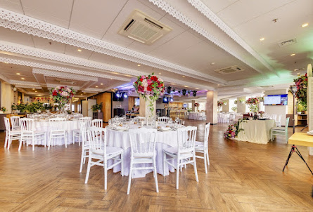 Основной зал в Малый зал