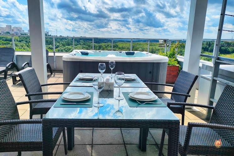 Открытая терраса в «Astro Plaza» фотография №11