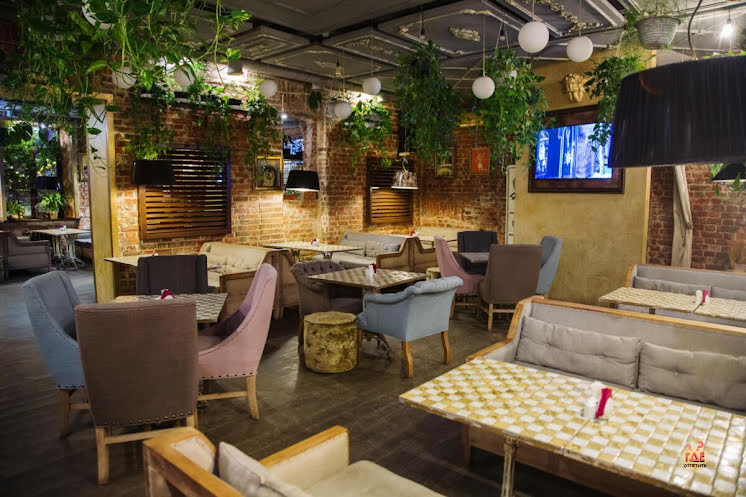 Основной зал  в «Плюш» фотография №1