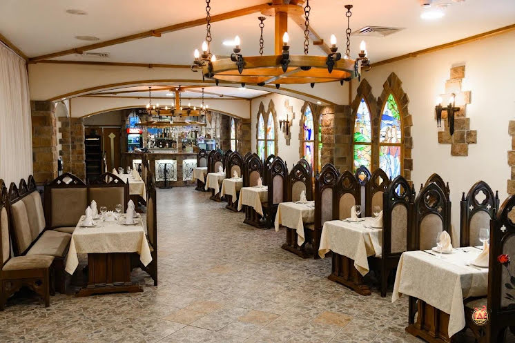 Основной зал  в «Камелот» фотография №2