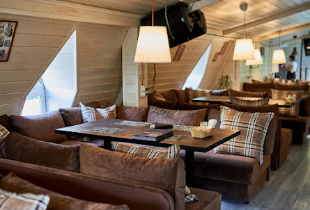 Зал на 2 этаже в Зал на 1 этаже 