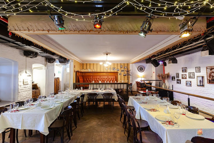 Основной зал в «Высоцкий» фотография № 1