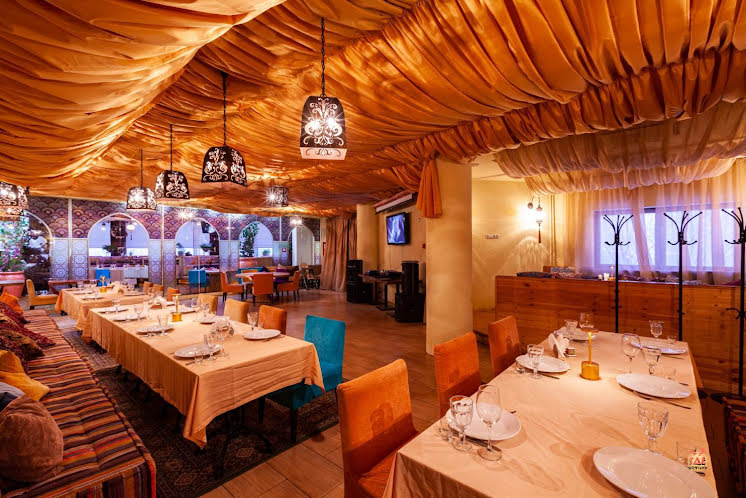 Малый зал в «Чайхана Сезам на Рябиновой» фотография №13