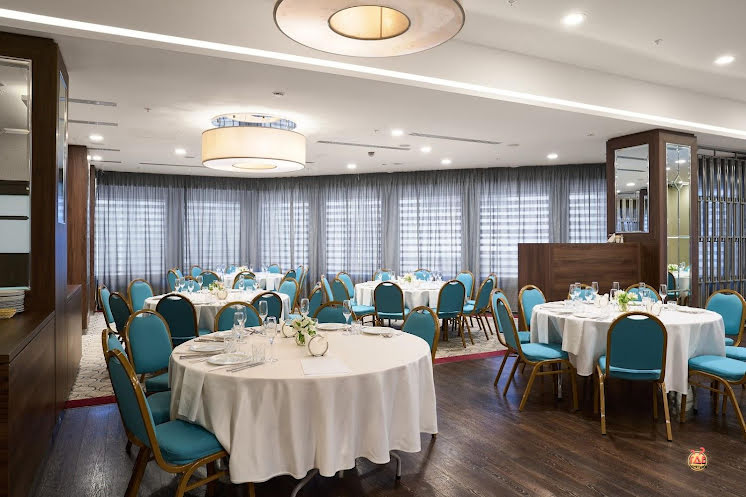 Ресторан Emerald в «DoubleTree by Hilton Tyumen» фотография №1