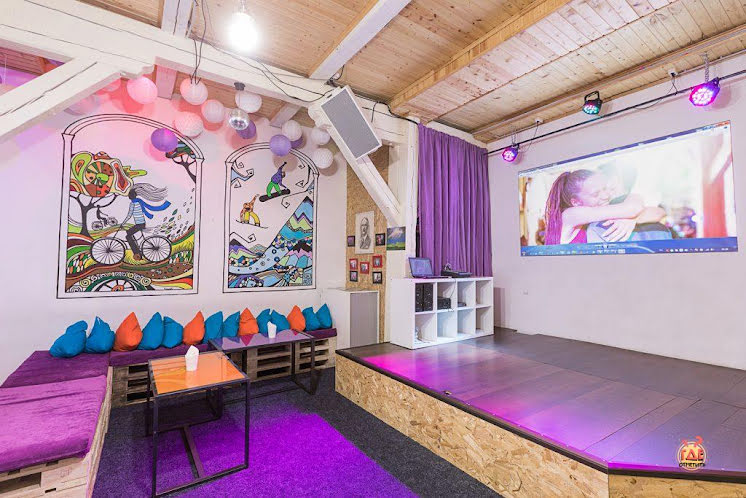 Основной зал в «COM.NATA на Лиговском» фотография №2