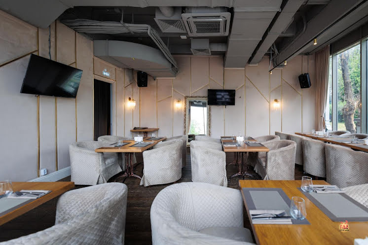 Малый караоке зал в «Сытый лось на Большой Семёновской» фотография №5