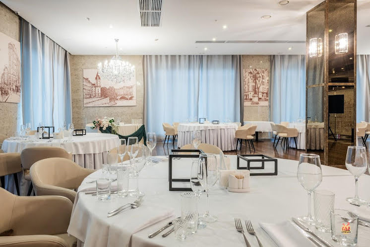 Ресторан PARIS в «DoubleTree by Hilton Novosibirsk» фотография №10