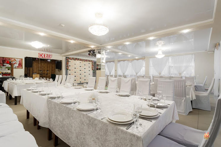 Банкетный зал на 2 этаже в «Дилиф» фотография №1