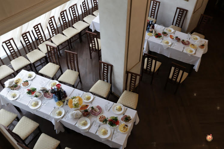 Большой зал в «Самоварник - лесная сказка» фотография №5