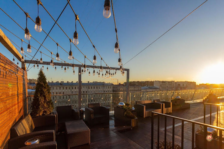 Основной зал  в «Ближе к небу» фотография №1