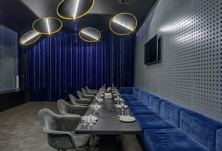 Синий зал в Оранжевый зал