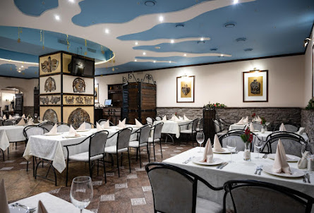 Зал на 50 человек в Зал на 22 человека