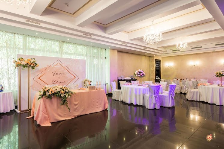 Каминный зал в «Времена года в Парке Горького» фотография №11