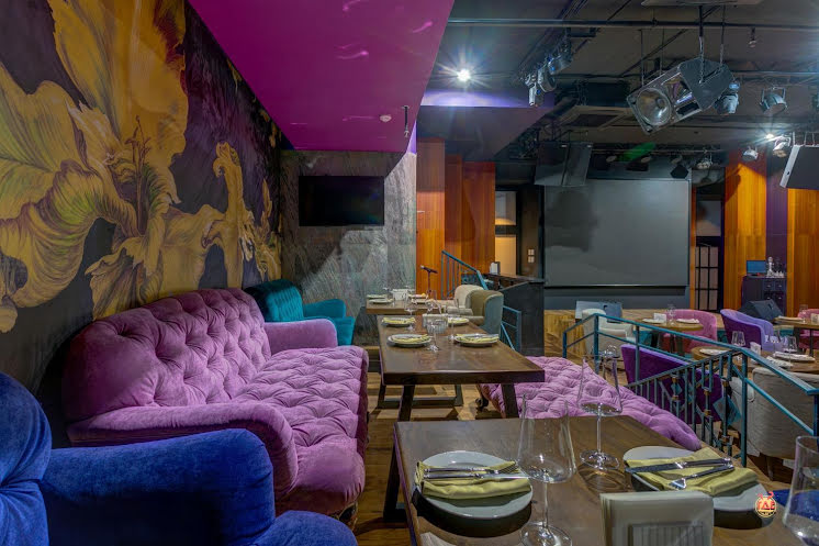 Основной зал  в «Who Is Who» фотография №12