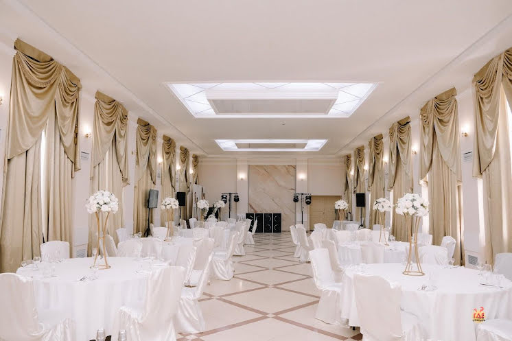 Большой зал в «Богемия на Вавилова» фотография №11