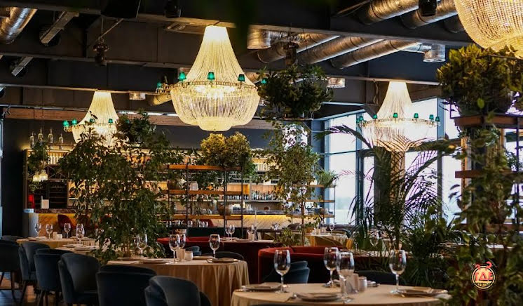 Банкетный зал на 2 этаже  в «Амбассадори» фотография №7