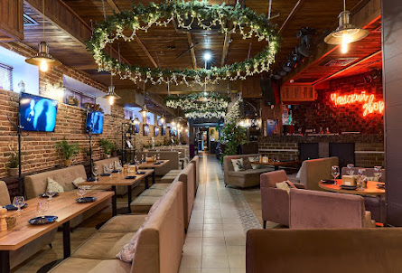 Основной зал в LOUNGE зал