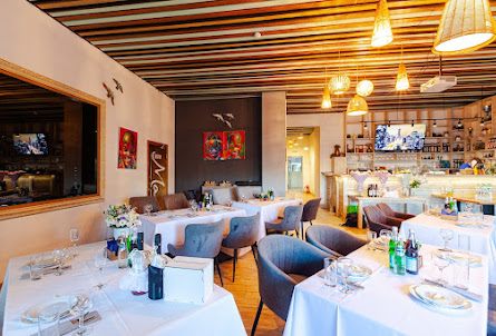 Зал столовой в Mavi Cafe