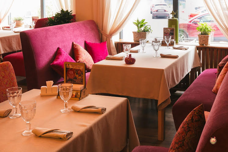 Основной зал  в «Мацони на Парашютной» фотография №3