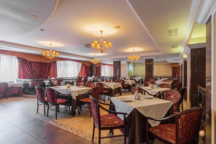 Основной зал второго этажа в «Старый Пловдив» фотография №7