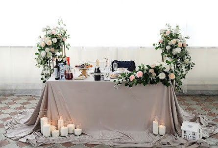 Зал «Белоснежный» в Зал «Пурпурный»