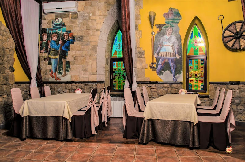 Замок в долине фотография №10