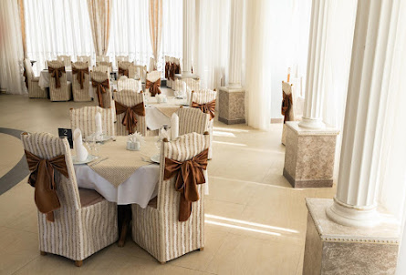 Большой зал  в Малый зал