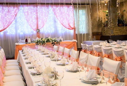 Зал на 70 человек в Зал на 30 человек 