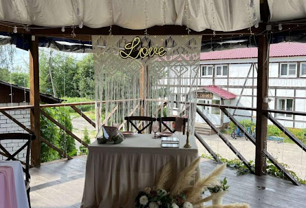 Веранда при кафе в Беседка "Кают-Компания"