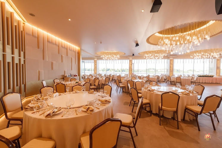 Большой банкетный зал в «Волга & Ванильное небо» фотография №1