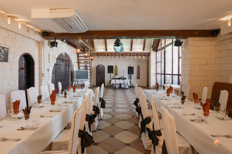 Подворье замка фотография №11