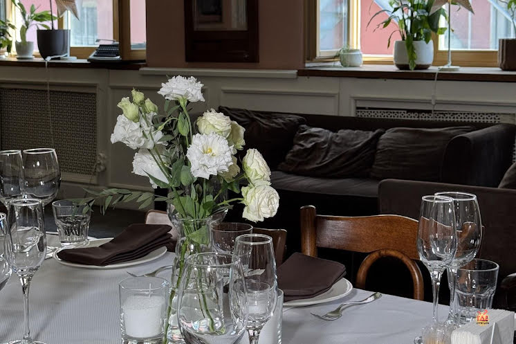 Розовый зал  в «Хитрые люди» фотография №9