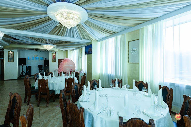 Большой зал в «Лион на Перовской» фотография №16