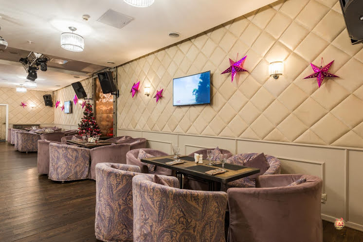 Большой караоке-зал в «Сытый лось в Медведково» фотография №7