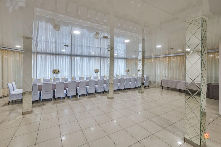 Нижний зал  в «Белая стрекоза» фотография №4