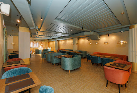 Зал на втором этаже  в Балкон 