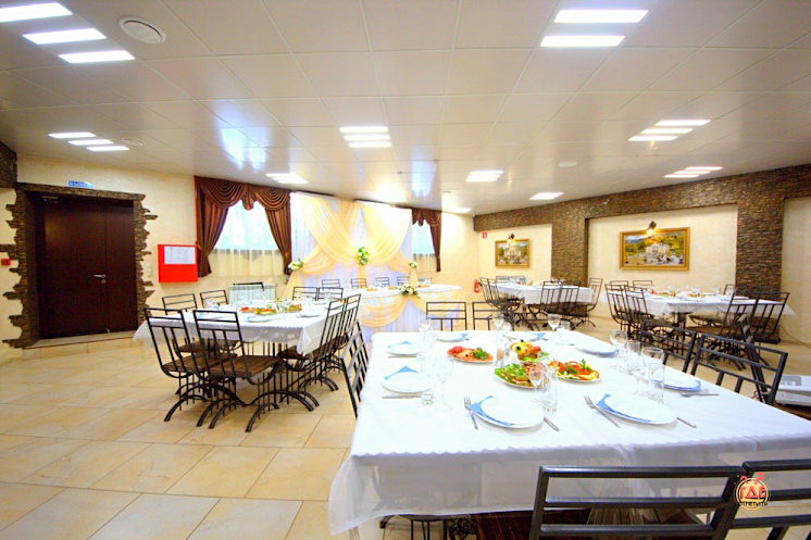 Основной зал  в «У Амира» фотография №3