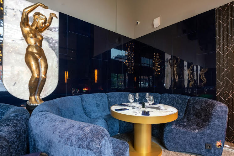  Зал со статуями  в «Гарда бар» фотография №10