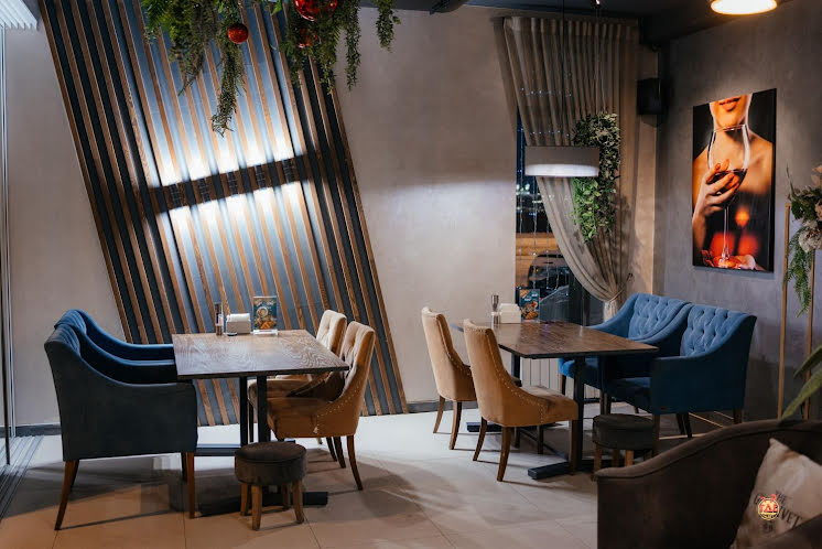 Основной зал в «Happy People» фотография №8