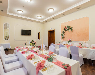  ресторан Особняк в парке Сосновка