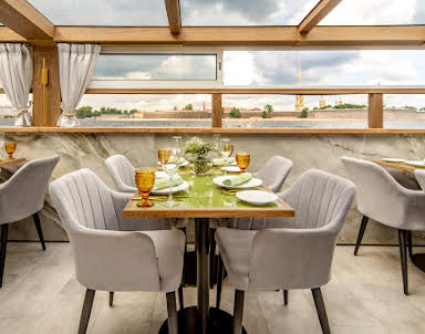 День рождения в Теплоход "Миконос"