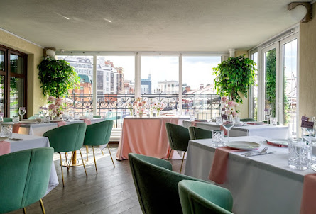 Терраса с панорамными окнами в Малый Зеркальный зал 