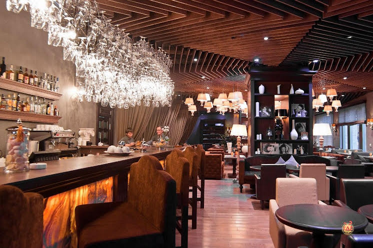 Основной зал в «Бурбон» фотография №11