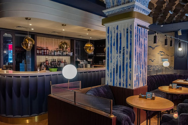 Кухонный зал  в «Бык и Море» фотография №5