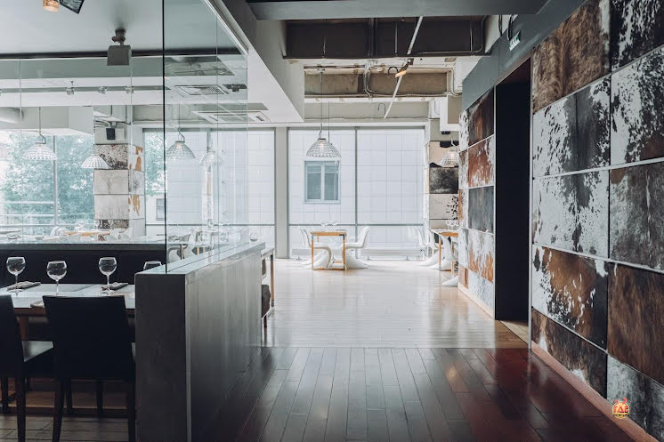 Зал "Аквариум" в «KorovaBar» фотография №6