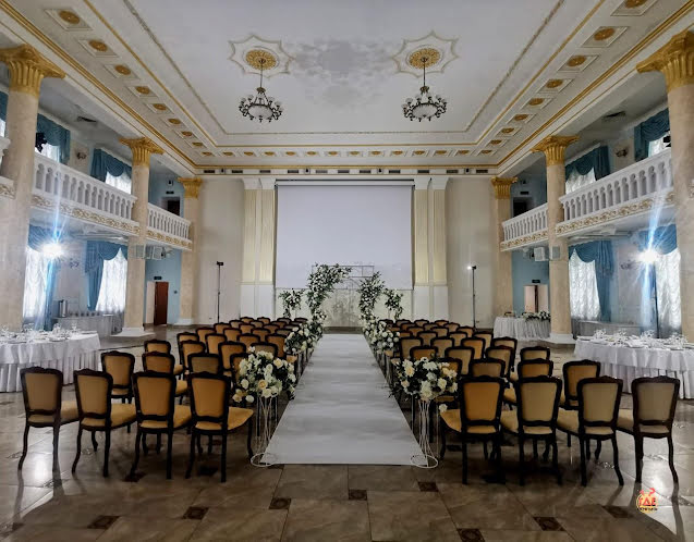 Колонный зал  в «Комбинат Питания на Пушкина» фотография №6