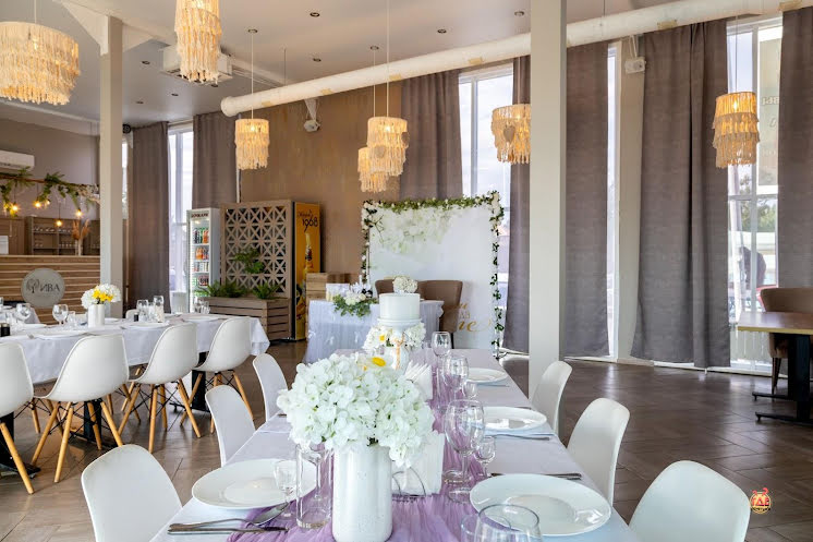 Основной зал в «Ива» фотография №1