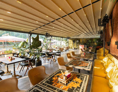  ресторан Сабли-Зубы