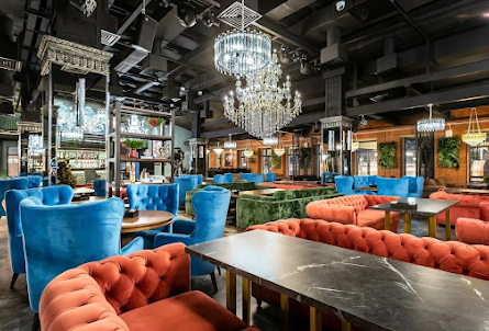 Зал на 2 этаже в Зал на 1 этаже